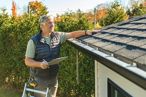 Professional Roofing technician working in Elliston, MT
